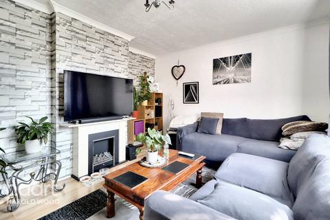 7 Swindon Gardens, Romford, RM3 9RH