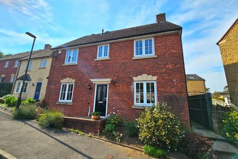 2 Downham View, Dursley, GL11 5GB