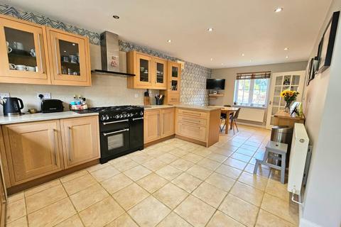 2 Downham View, Dursley, GL11 5GB