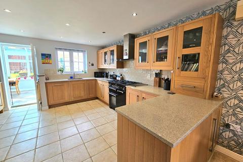 2 Downham View, Dursley, GL11 5GB