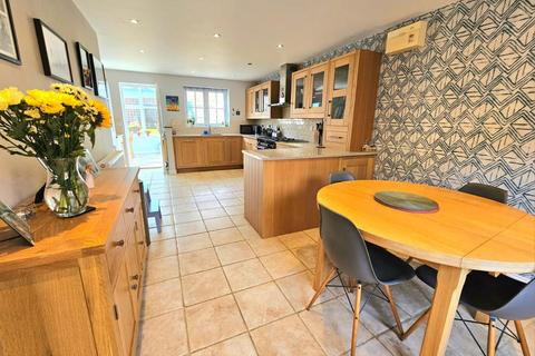 2 Downham View, Dursley, GL11 5GB