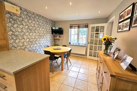 2 Downham View, Dursley, GL11 5GB