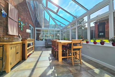 2 Downham View, Dursley, GL11 5GB