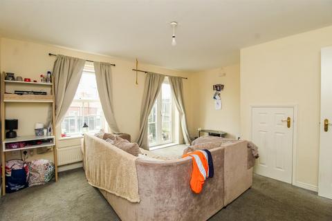 3 bedroom townhouse for sale, Chester Court, Pontefract WF9