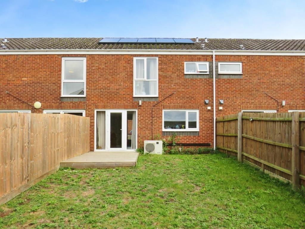 Olive Close, Raf Lakenheath IP27 2 bed terraced house for sale £235,000