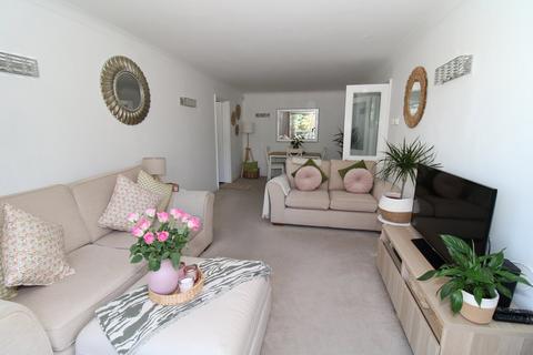 2 bedroom flat for sale, Westmoreland Road, Bromley, BR2