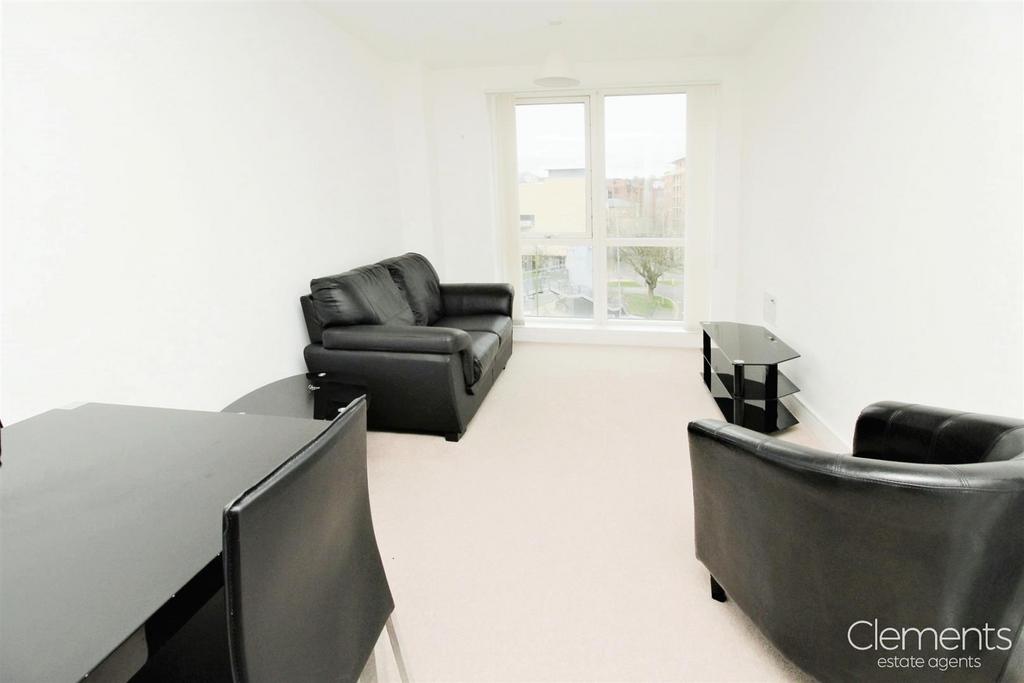 4a431e2c-LOUNGE.JPG