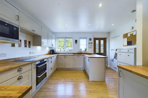 3 Halton Road, Kenley, CR8 5GN