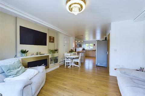 3 Halton Road, Kenley, CR8 5GN