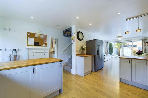 3 Halton Road, Kenley, CR8 5GN