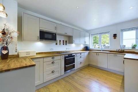 3 Halton Road, Kenley, CR8 5GN