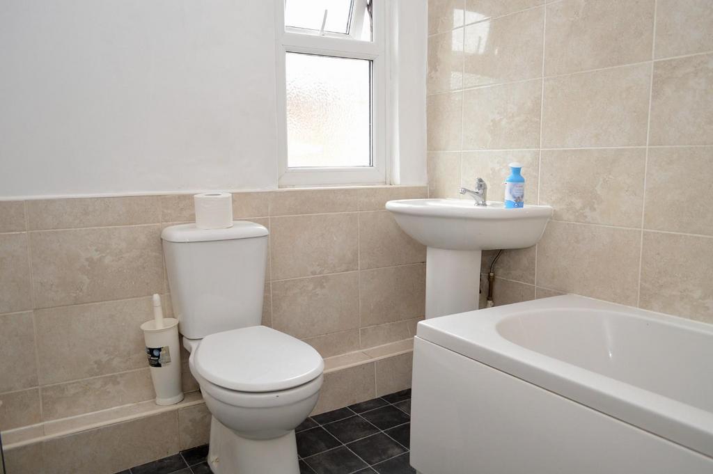 Bathroom.JPG