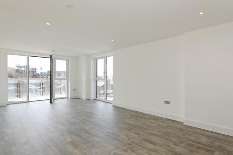 3 bedroom flat to rent, Hoopers Mews, Acton, W3