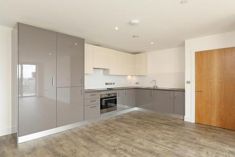 3 bedroom flat to rent, Hoopers Mews, Acton, W3