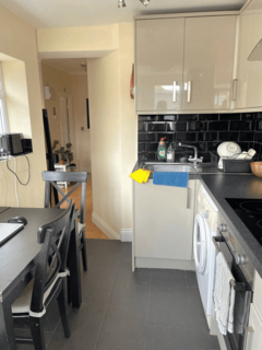 2 bedroom apartment to rent, Rock Street, London, N4