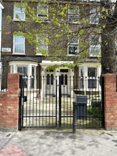 2 bedroom apartment to rent, Rock Street, London, N4