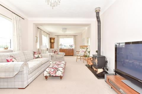 3 bedroom chalet for sale, Pinesfield Lane, Trottiscliffe, West Malling, Kent