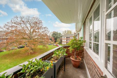 2 bedroom flat for sale, Roehampton Close, Putney, London, SW15