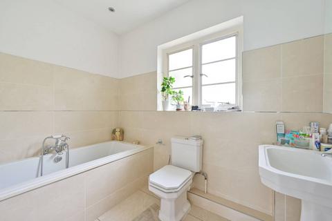 42 Roehampton Close, London, SW15 5LU