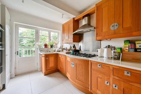 42 Roehampton Close, London, SW15 5LU