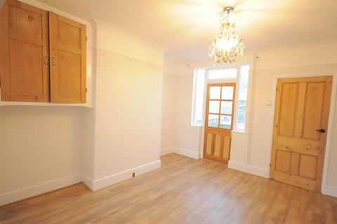 2 bedroom terraced house to rent, Victor Street, Stone