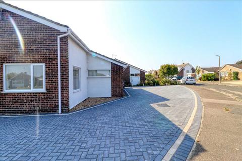 3 bedroom bungalow for sale, Frinton CO14