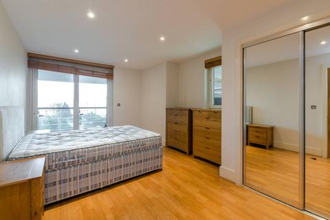 2 bedroom flat to rent, Galleon House, St George Wharf, Vauxhall, London, SW8