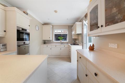 3 bedroom detached bungalow for sale, Elmcroft, Datchet