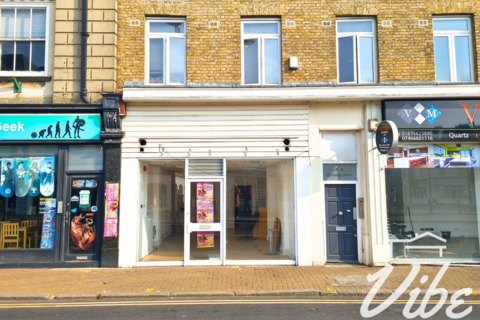 Shop to rent, Clarence Street, Staines-upon-Thames TW18