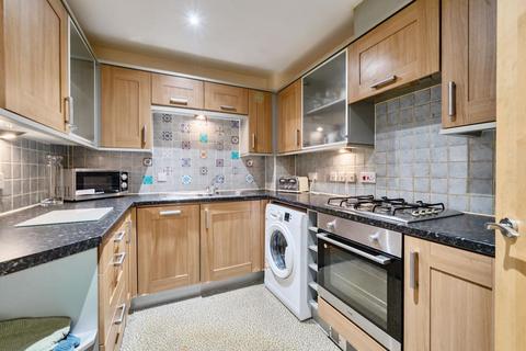 2 bedroom flat for sale, Aylesbury,  Buckinghamshire,  HP21