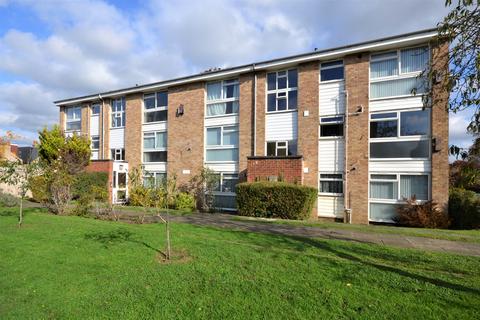 2 bedroom flat to rent, Belcroft Close Bromley BR1