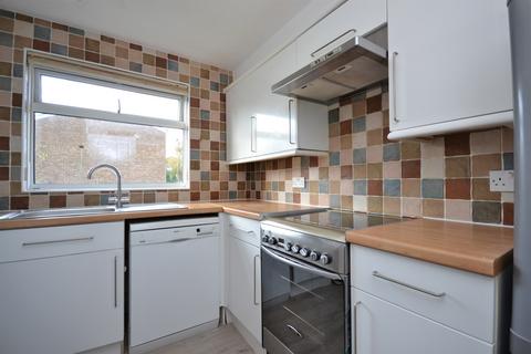 2 bedroom flat to rent, Belcroft Close Bromley BR1