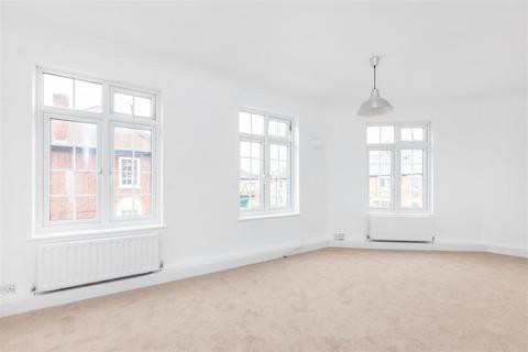 2 bedroom flat to rent, Penrhyn Crescent, East Sheen, SW14