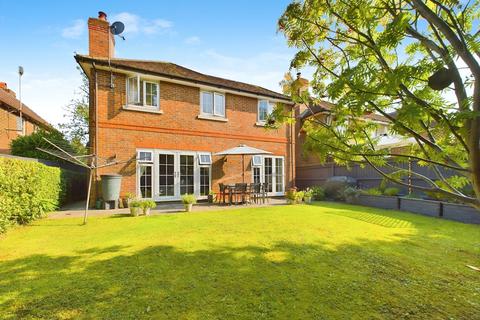 4 bedroom detached house for sale, The Hollies, Horsham RH12