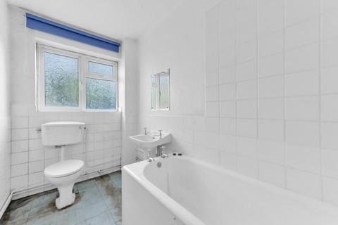 17 Brentwood Close, London, SE9 2DT