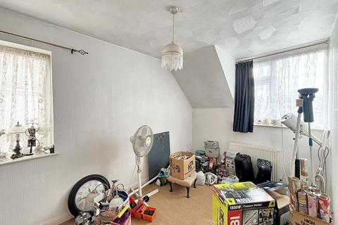 115 Denman Drive, Ashford, TW15 2AP