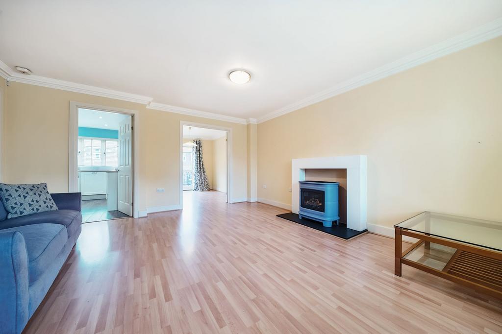 Living Room (3)