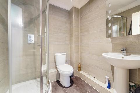 36 Corner Farm Close, Tadworth, KT20 5SJ