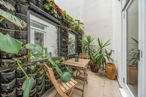 Flat 1, 105 Gloucester Terrace, London, W2 3HB