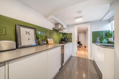 Flat 1, 105 Gloucester Terrace, London, W2 3HB