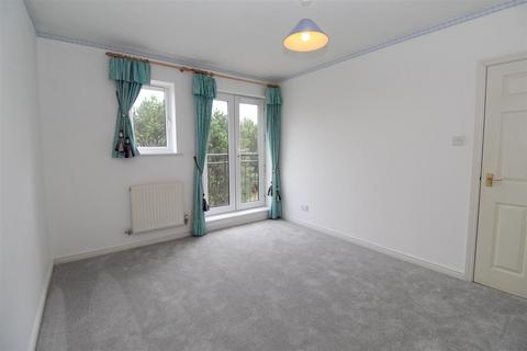 2 bedroom flat to rent, The Landings, Penarth CF64