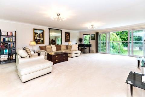 5 bedroom detached house to rent, White Lilies Island, Mill Lane, Windsor, SL4