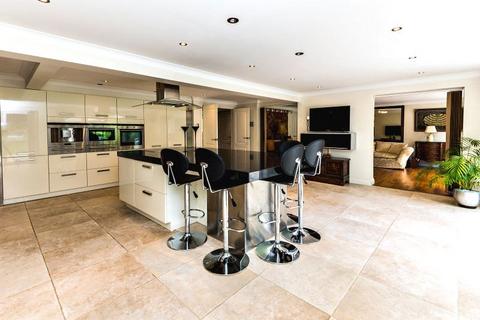 5 bedroom detached house to rent, White Lilies Island, Mill Lane, Windsor, SL4