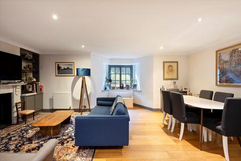 3 bedroom flat for sale, Coleherne Court, The Little Boltons, London, SW5