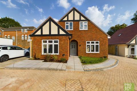 3 bedroom detached house for sale, High Street, Crowthorne, Berkshire, RG45