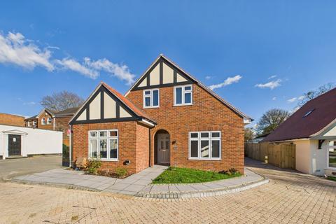 3 bedroom detached house for sale, High Street, Crowthorne, Berkshire, RG45