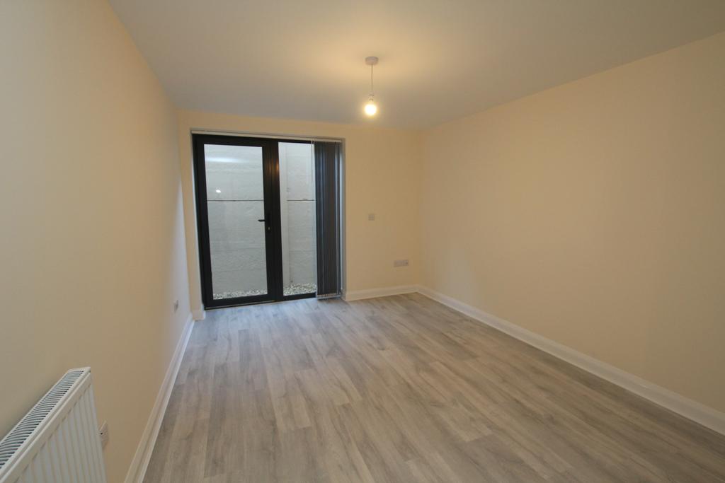 Bedroom 1.JPG