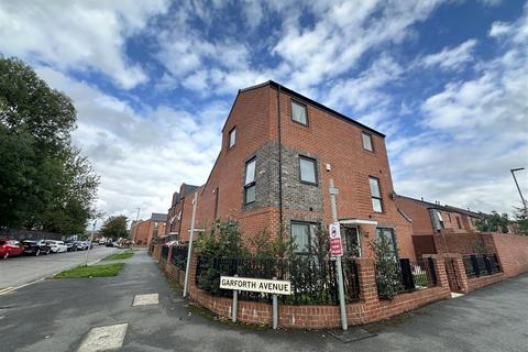 4 bedroom semi-detached house for sale, Garforth Avenue, Manchester