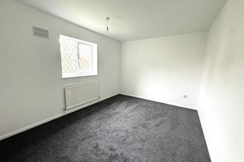 2 bedroom semi-detached house to rent, Luton LU2