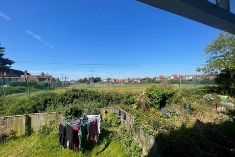 2 bedroom flat to rent, High Beach, Felixstowe